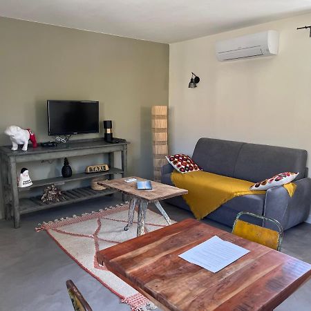 Апартаменти Studio Dans Les Alpilles Фонтвілль Екстер'єр фото