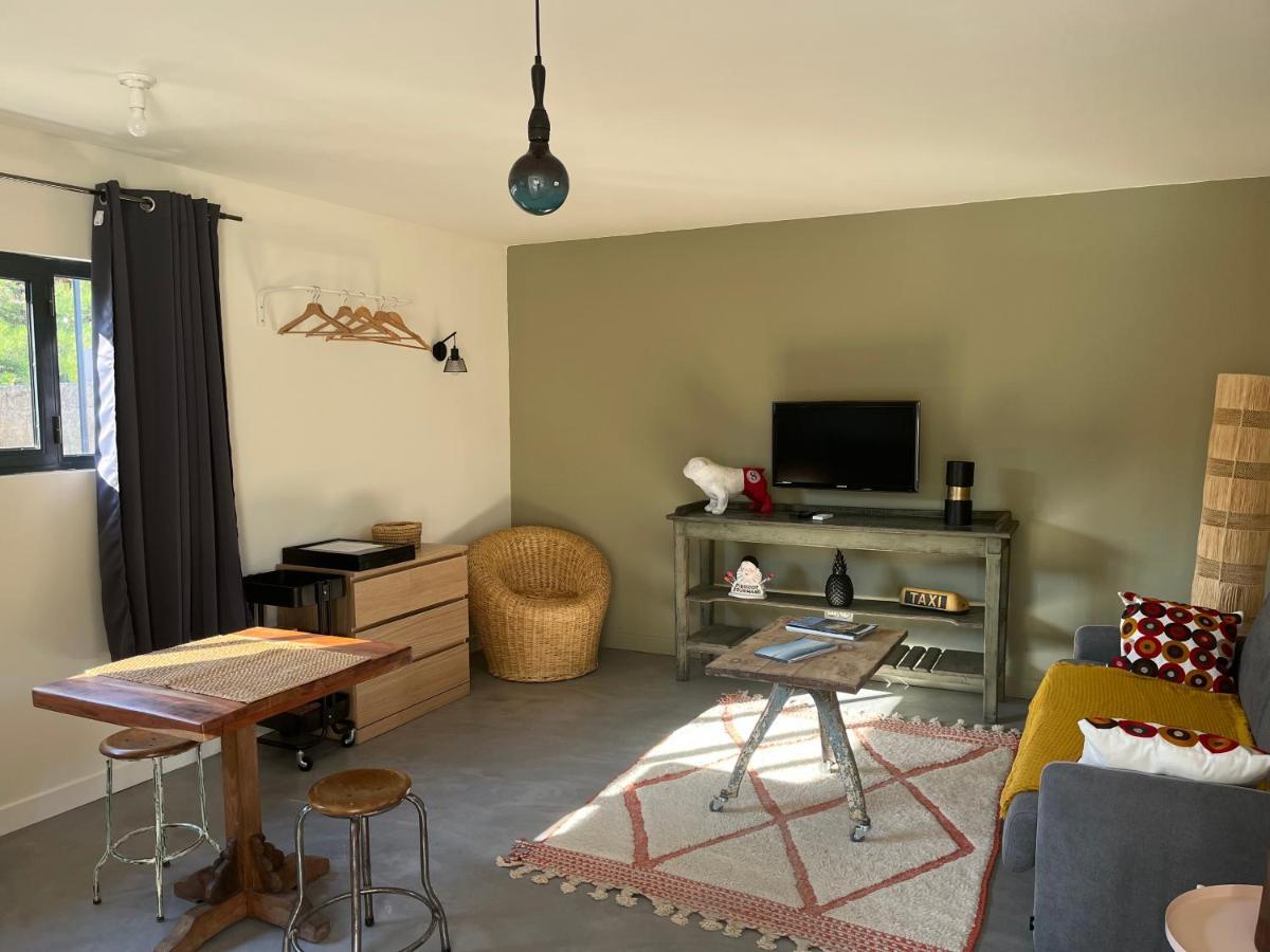 Апартаменти Studio Dans Les Alpilles Фонтвілль Екстер'єр фото
